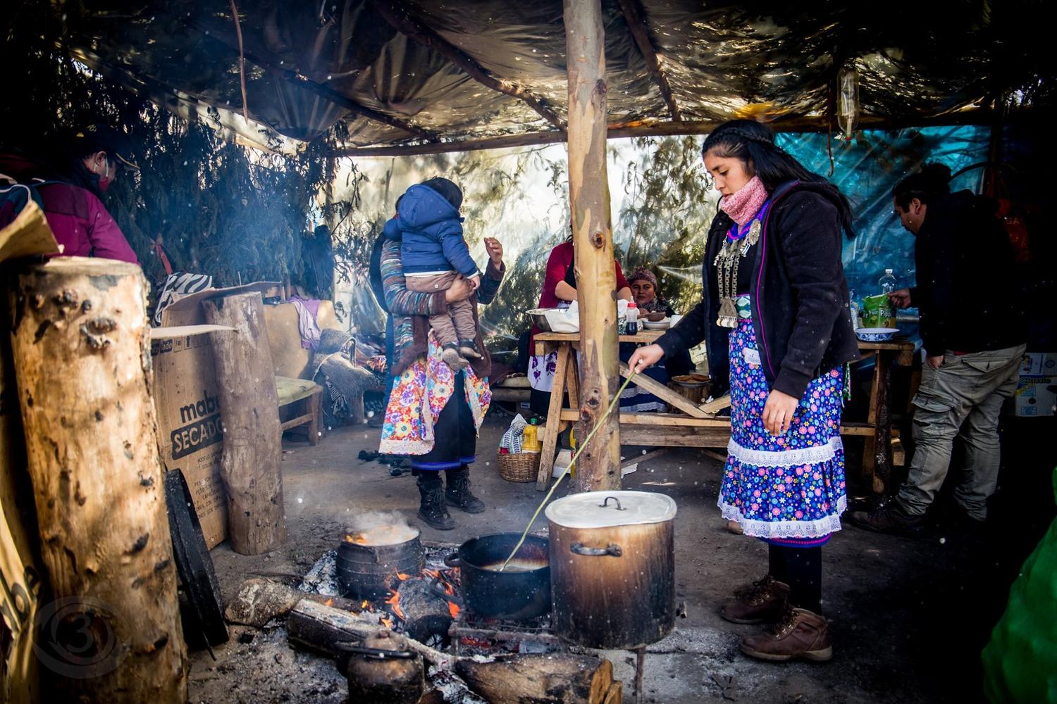 Prisioneros políticos mapuche en huelga de hambre se encuentran al borde de la muerte