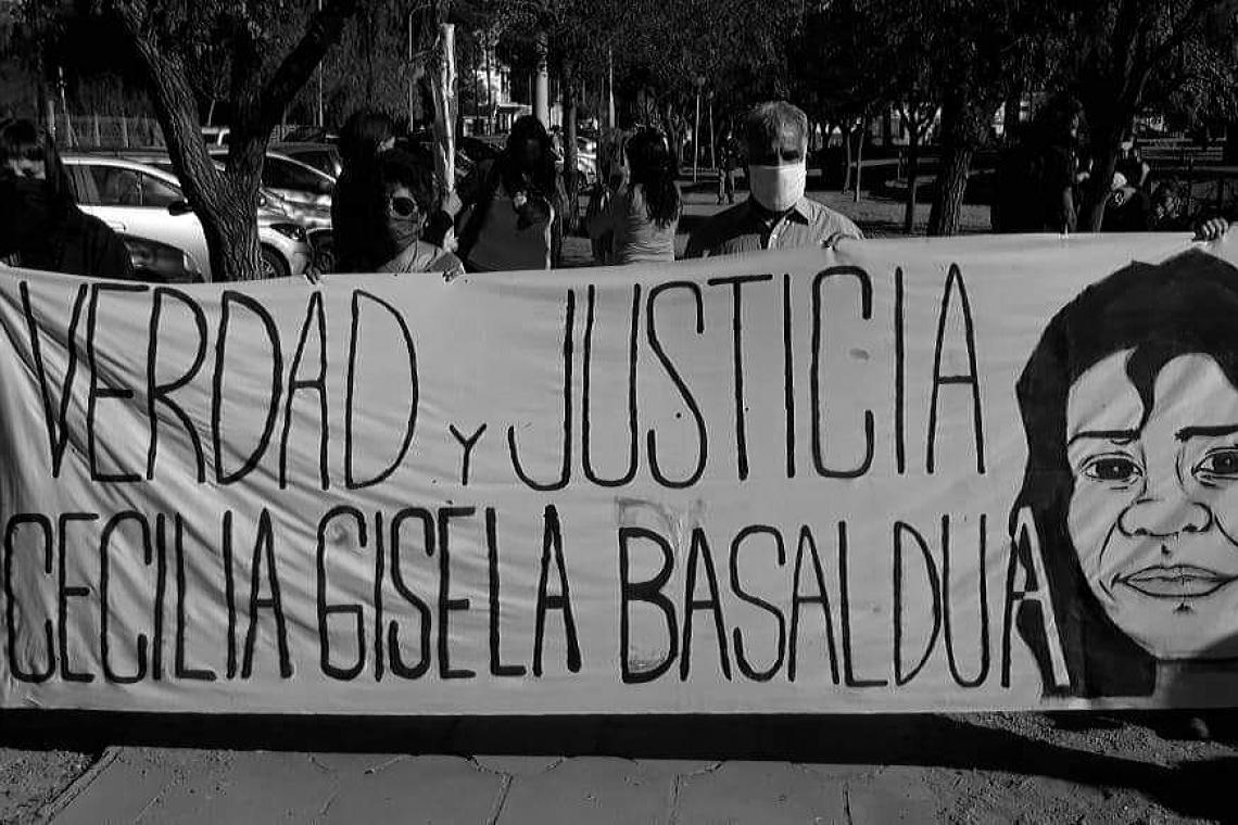 Una testigo vincula a policías con el asesinato de Cecilia Basaldúa