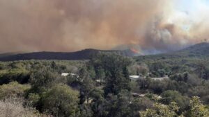 A pesar de la lluvia se iniciaron nuevos focos de incendios.