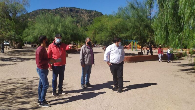 PLAZA: Absuelven al Intendente por las veredas y lo procesan por el basural embargando sus bienes.