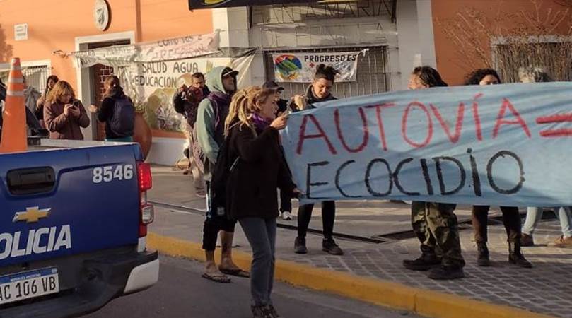 Movilización frente a la Voz del Interior