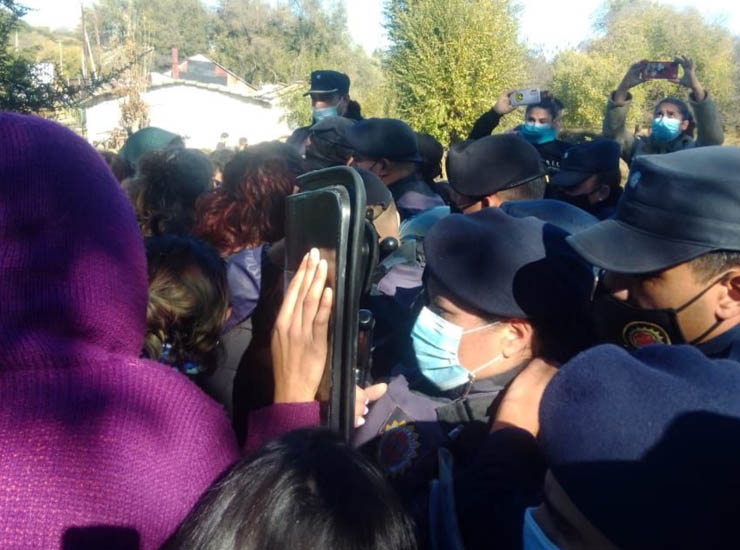 Detienen a tres manifestantes por causas ambientales , la lucha encontra del proyecto Autovía de Punilla continúa