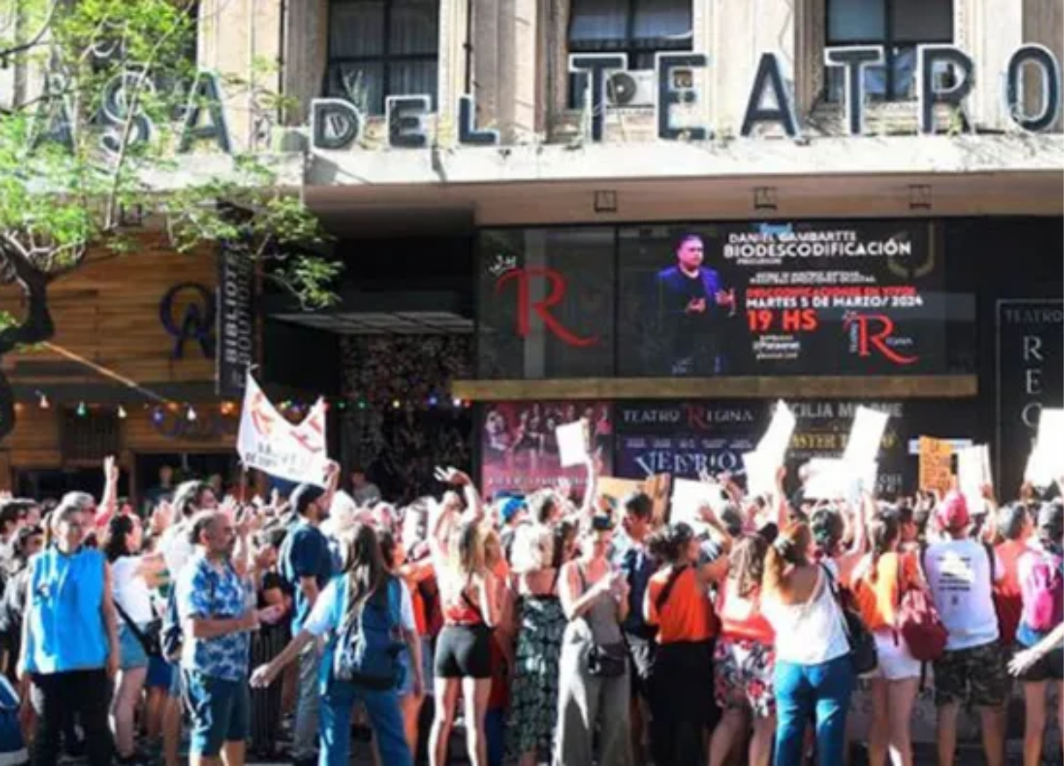 Preocupación en el Instituto Nacional del Teatro por el decreto del Ejecutivo